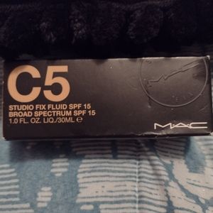 Mac Cosmetics Studio Fix Fluid
